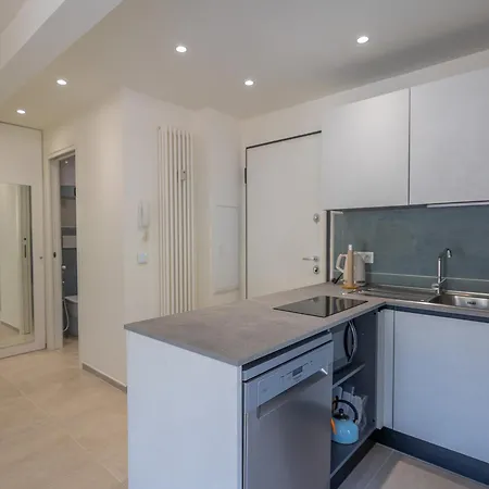 Calme 2p Refait A Neuf Avec Terrasse Et Wifi A - Fr-1-196-340 Appartement *