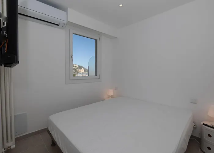 Appartement Joli 2p Calme Refait à Neuf Avec Terrasse, Wifi Et Parking - Fr-1-196-340 *