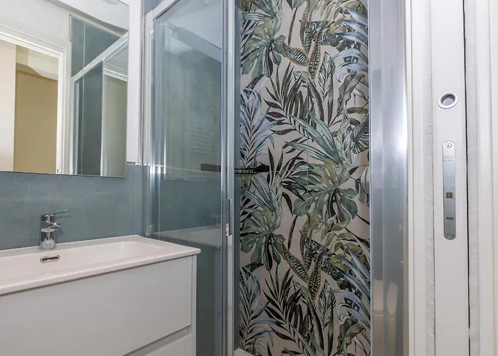 Calme 2p Refait A Neuf Avec Terrasse Et Wifi A - Fr-1-196-340